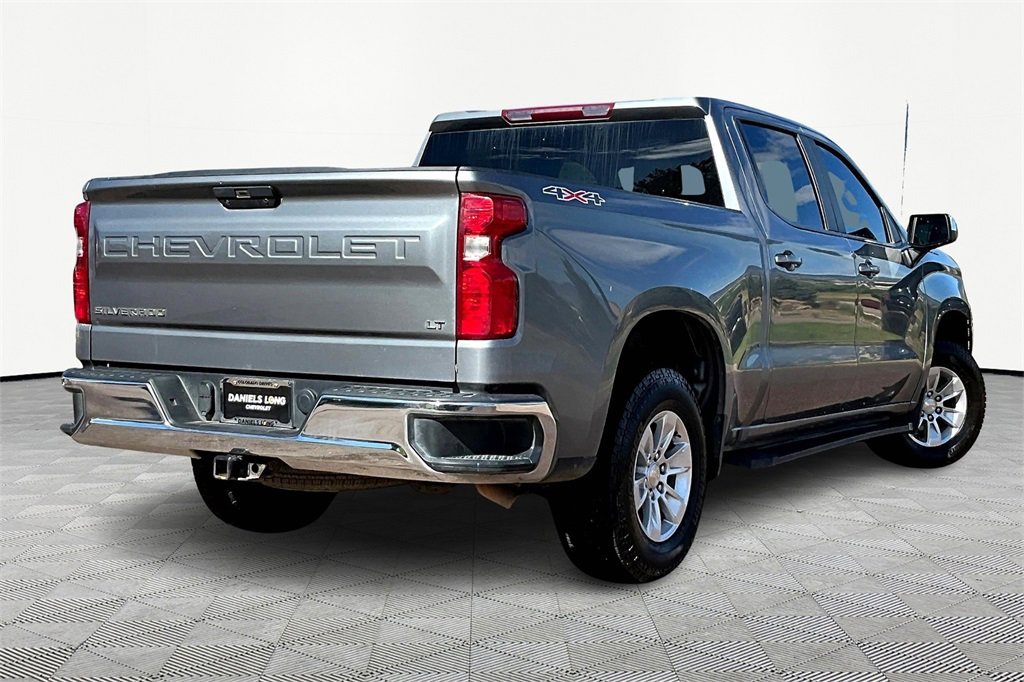 2022 Chevrolet Silverado 1500 LT photo 2