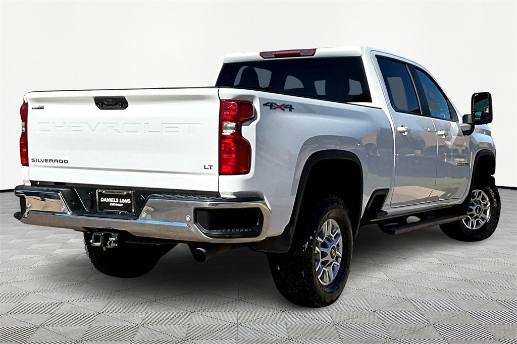 2022 Chevrolet Silverado 2500HD LT photo 2