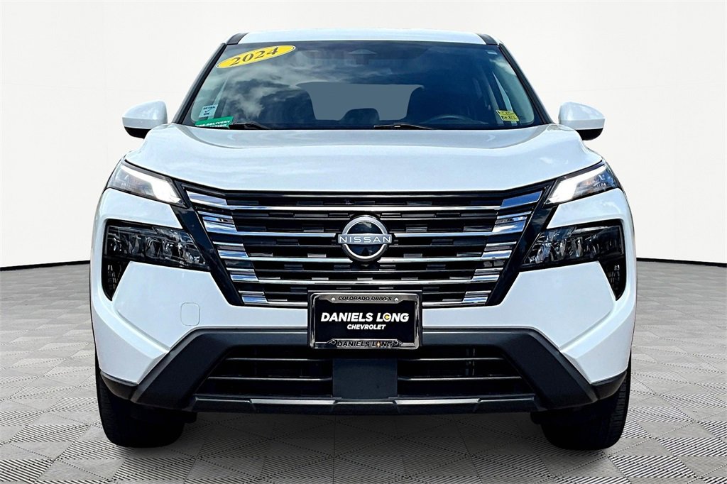 2024 Nissan Rogue SV AWD photo 3