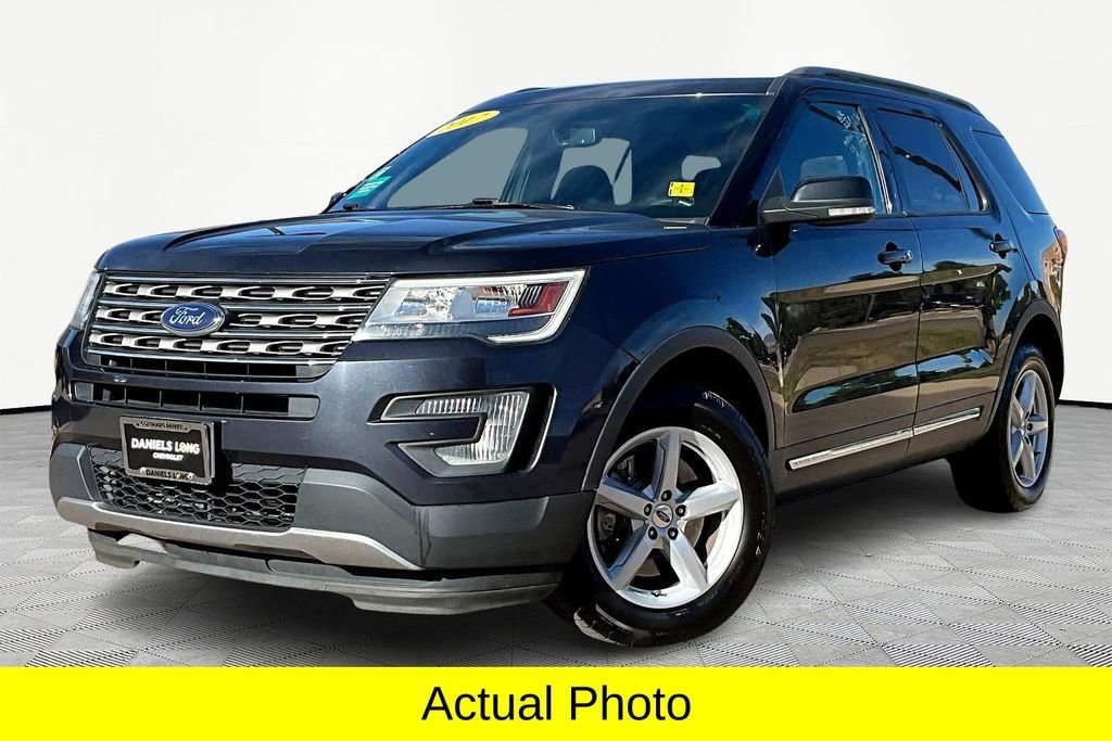2017 Ford Explorer XLT's photo