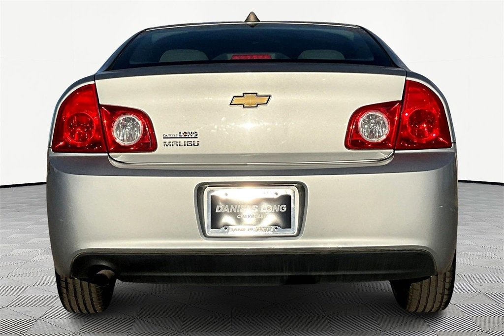 2012 Chevrolet Malibu LS photo 4