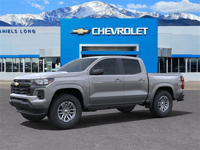 2024 Chevrolet Colorado LT photo 2