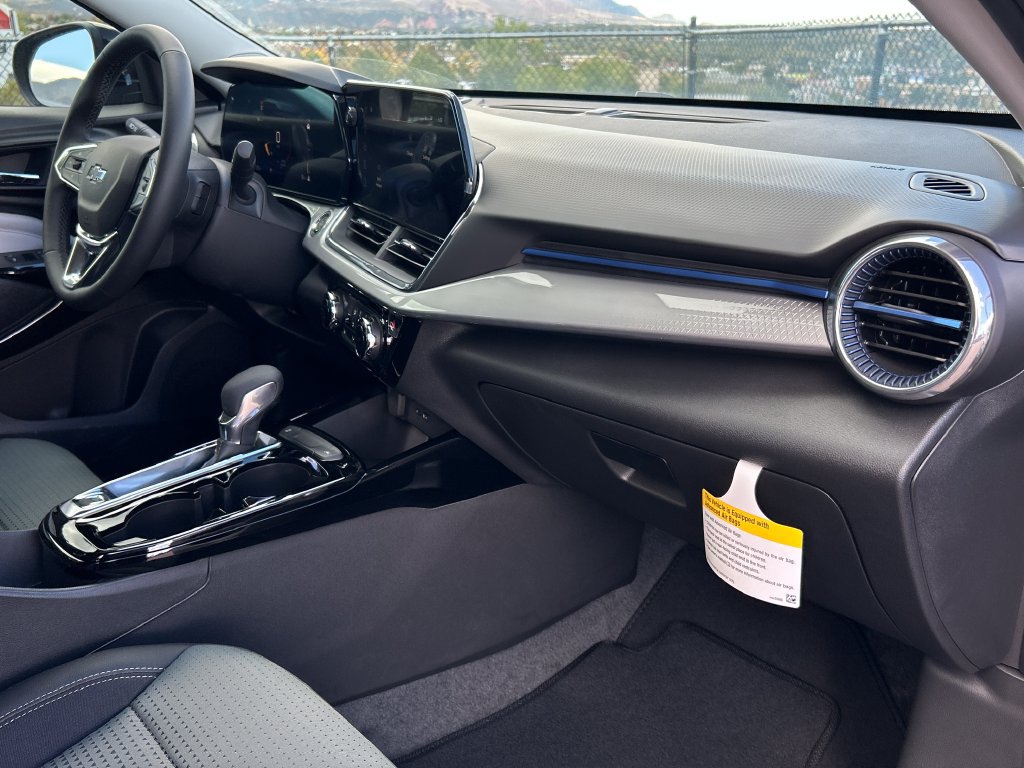 2026 Chevrolet Trax LT - Photo 8