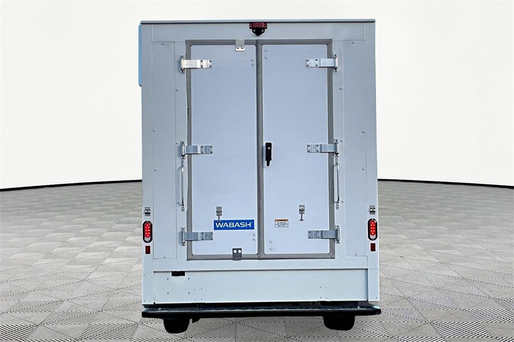 2024 Chevrolet Express Cutaway 3500 photo 4