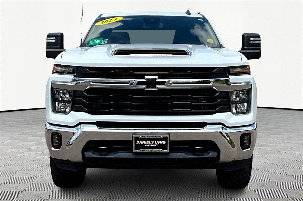 2024 Chevrolet Silverado 2500HD LT photo 3
