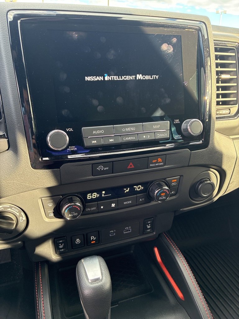 2023 Nissan Frontier PRO-4X Crew Cab photo 3