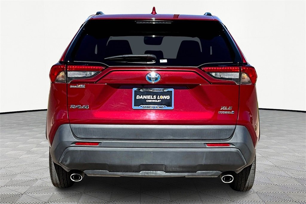 2022 Toyota RAV4 Hybrid XLE photo 4