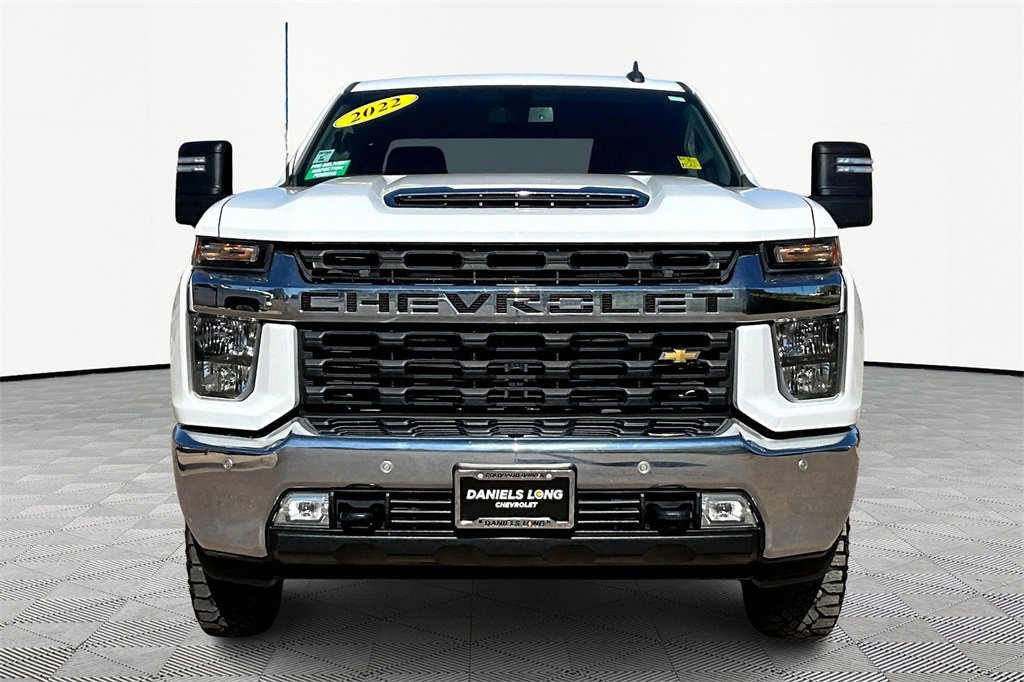 2022 Chevrolet Silverado 2500HD LT photo 3