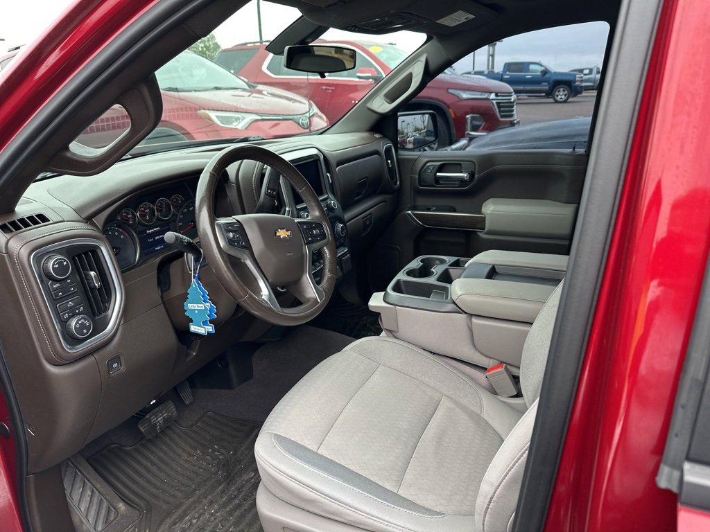 2019 Chevrolet Silverado 1500 LT photo 3