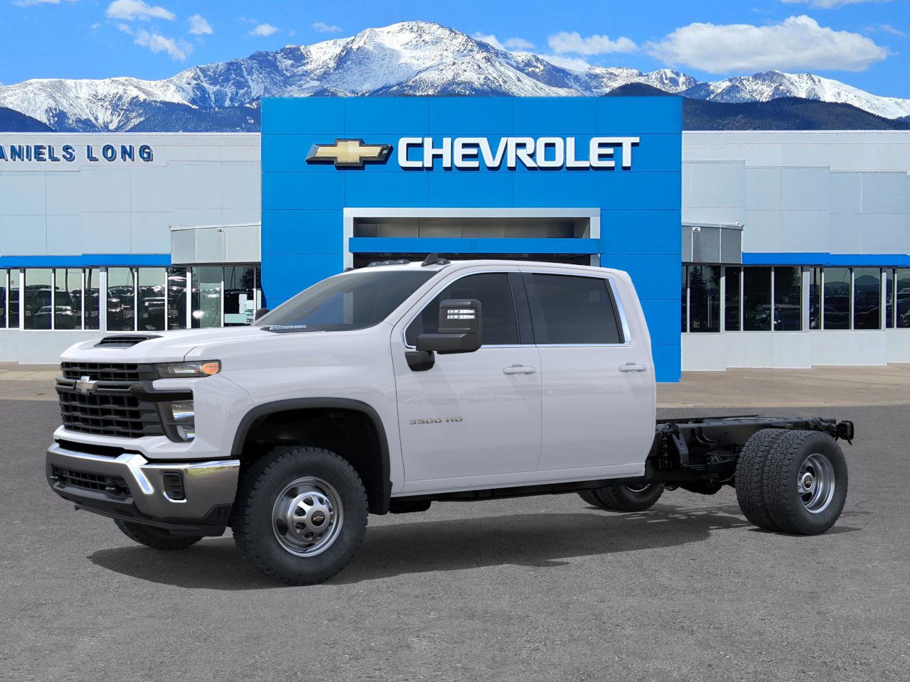 2025 Chevrolet Silverado 3500HD Work Truck photo 2