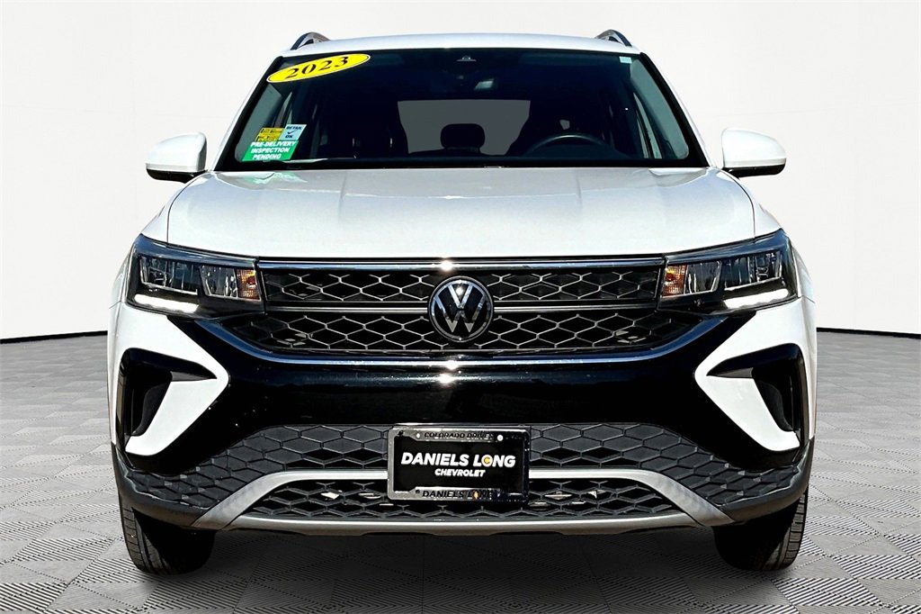 2023 Volkswagen Taos SE photo 3