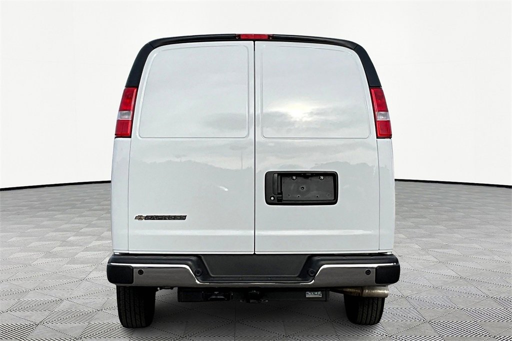 2025 Chevrolet Express Cargo 2500 Van photo 4
