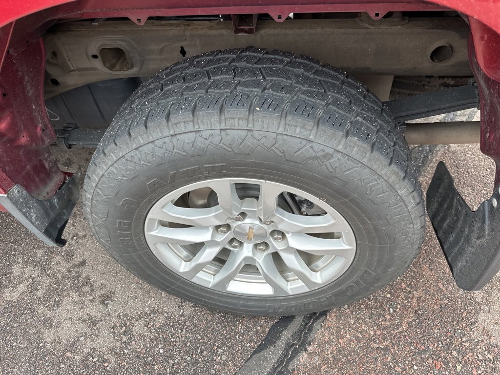 2019 Chevrolet Silverado 1500 LT photo 2