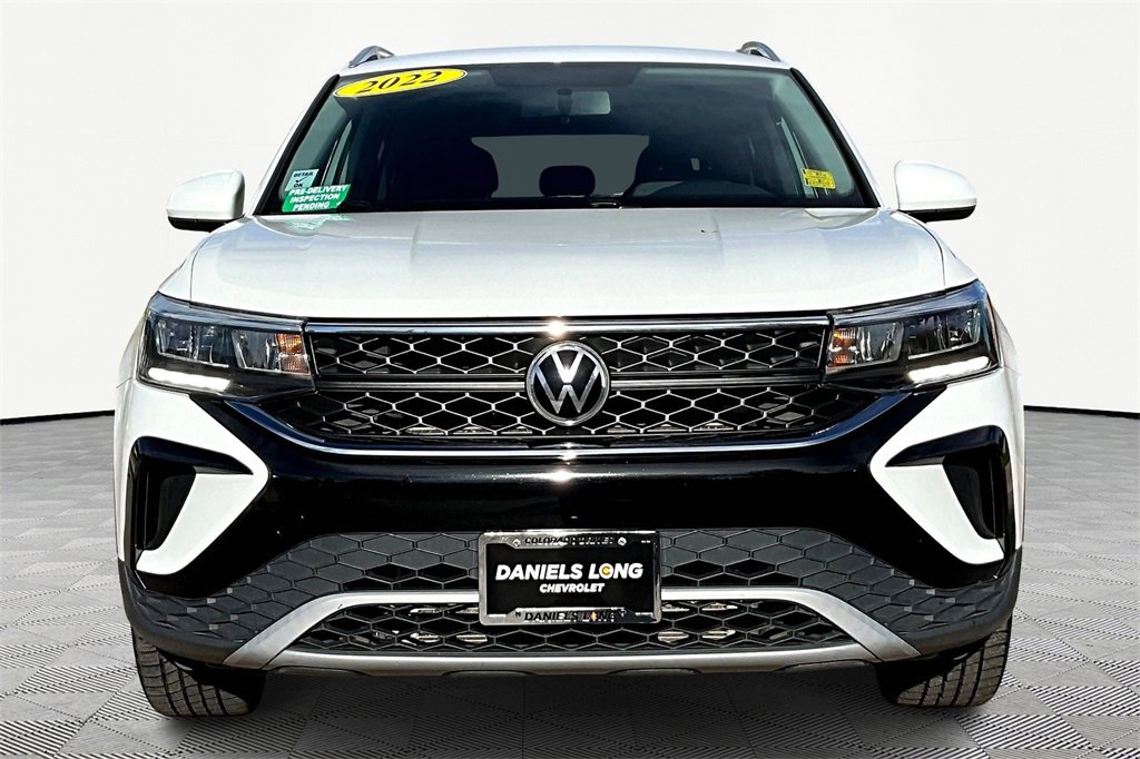 2022 Volkswagen Taos SE photo 3
