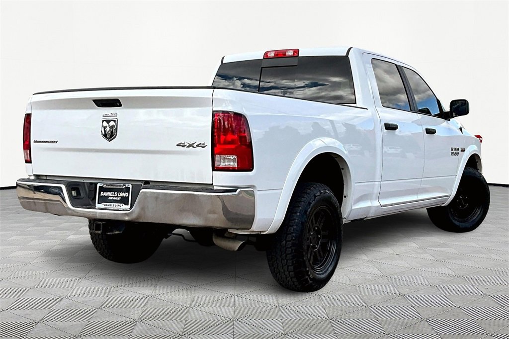 2018 Ram 1500 SLT photo 2