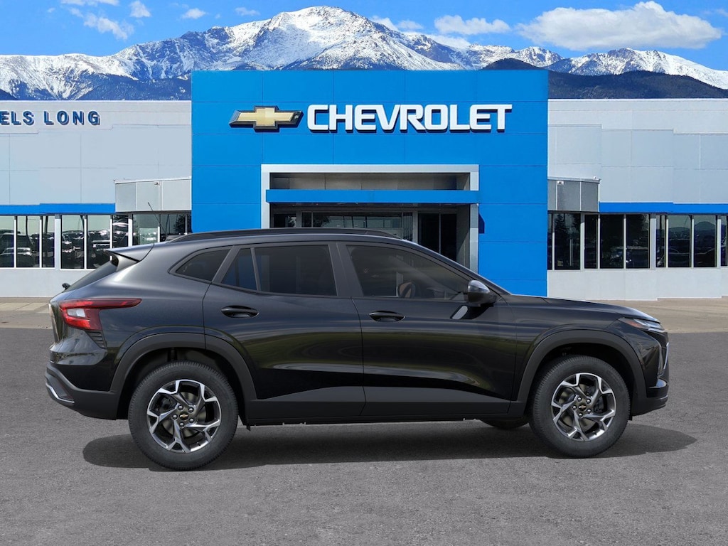 2026 Chevrolet Trax LT photo 4