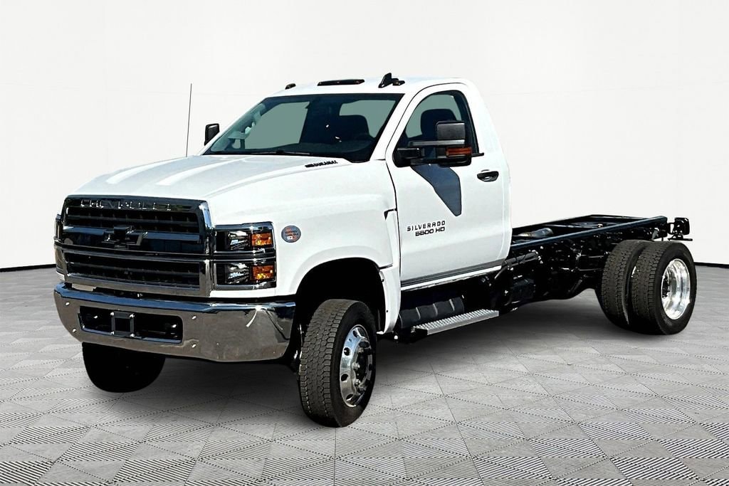 2024 Chevrolet Silverado 4500 Medium Duty Chassis Cab Work Truck's photo