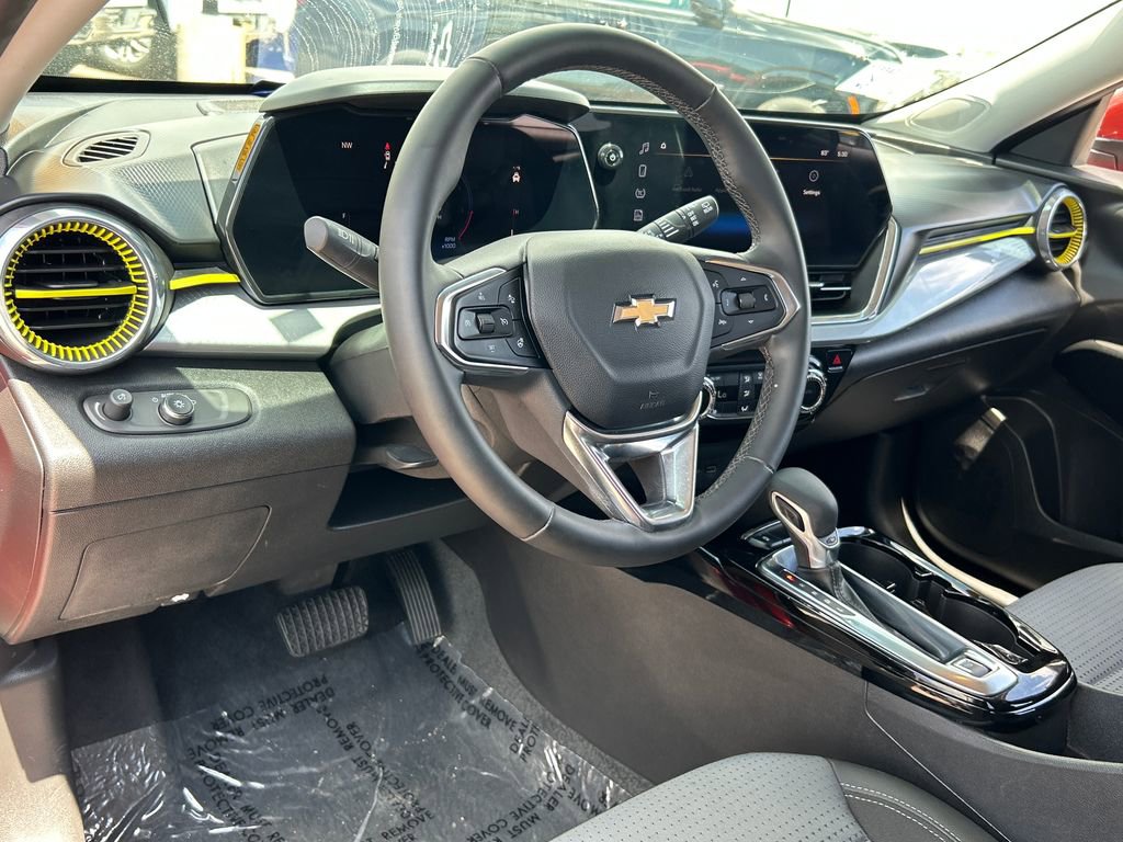 2024 Chevrolet Trax LT - Photo 7