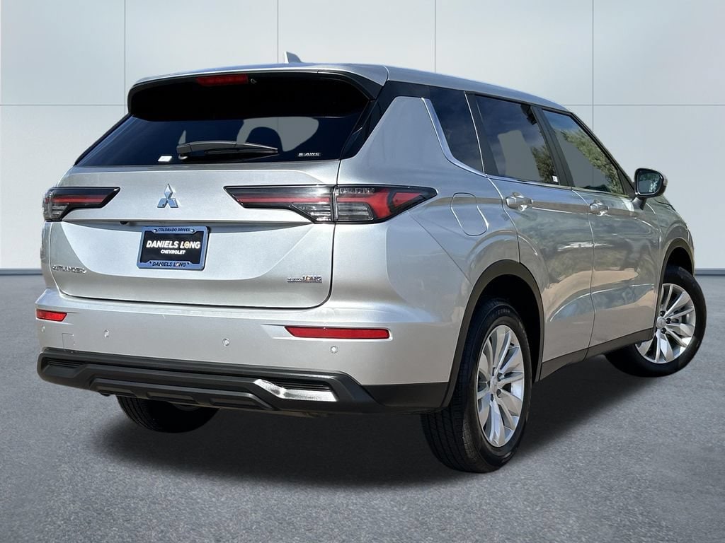 Used 2025 Mitsubishi Outlander ES