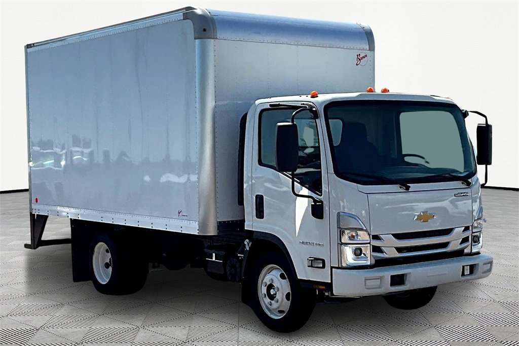 2024 Chevrolet Silverado 4500HD photo 2