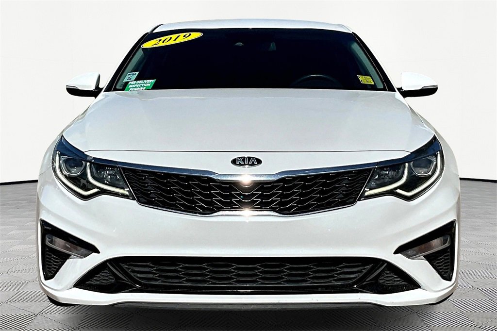 2019 Kia Optima LX photo 3