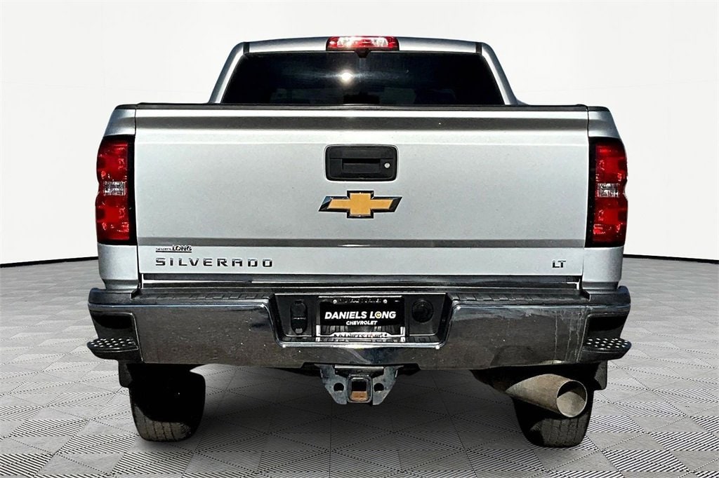 2018 Chevrolet Silverado 2500HD LT photo 4