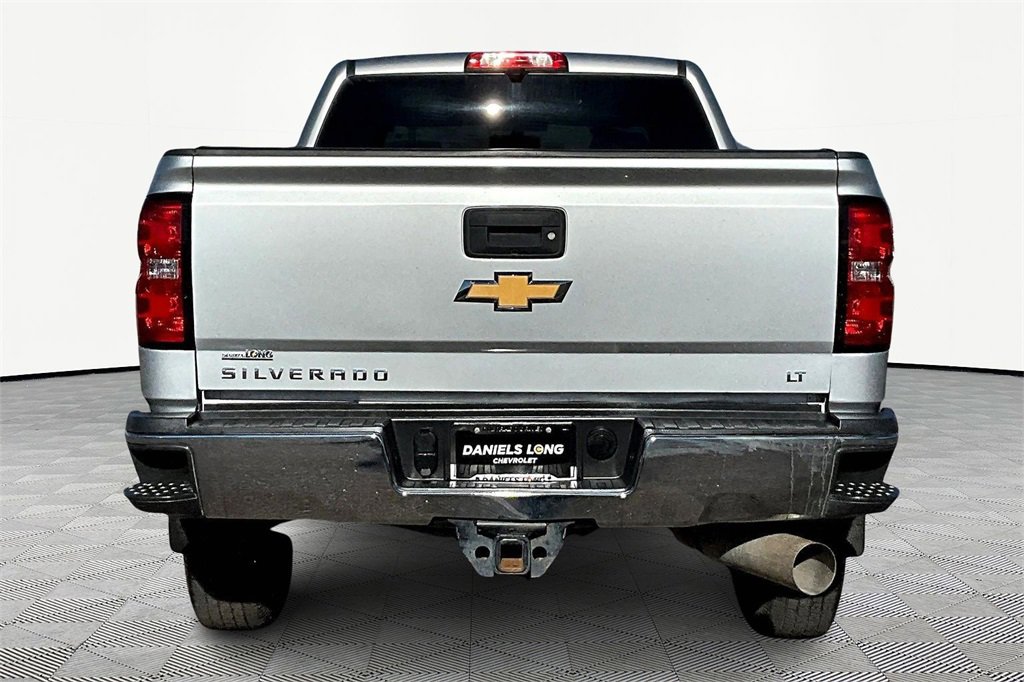 2018 Chevrolet Silverado 2500HD LT photo 4