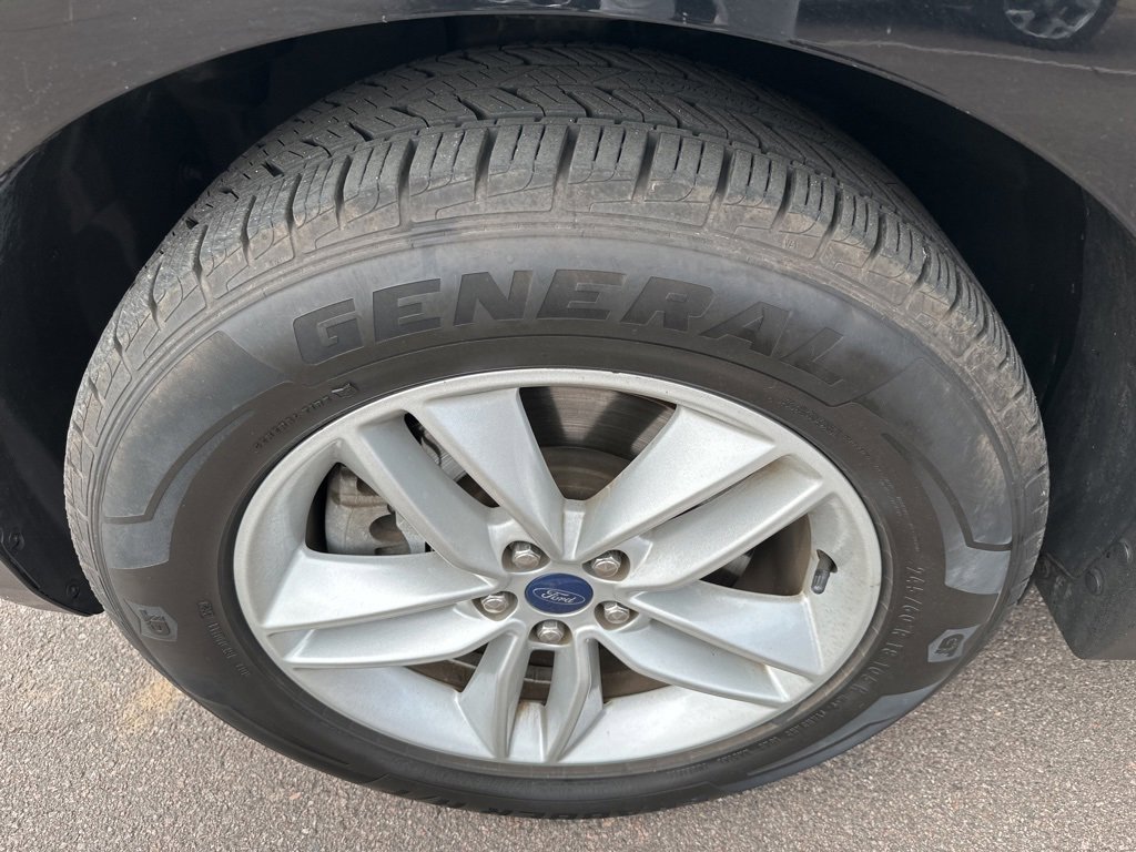 2016 Ford Edge SEL photo 4
