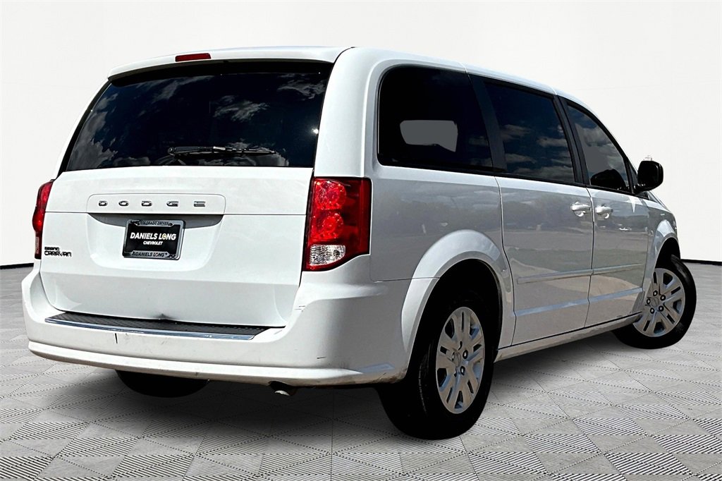 2017 Dodge Grand Caravan SE photo 2