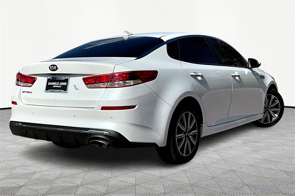 2019 Kia Optima LX photo 2