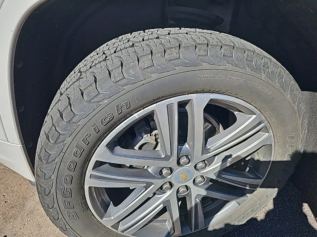 2023 Chevrolet Traverse High Country photo 2