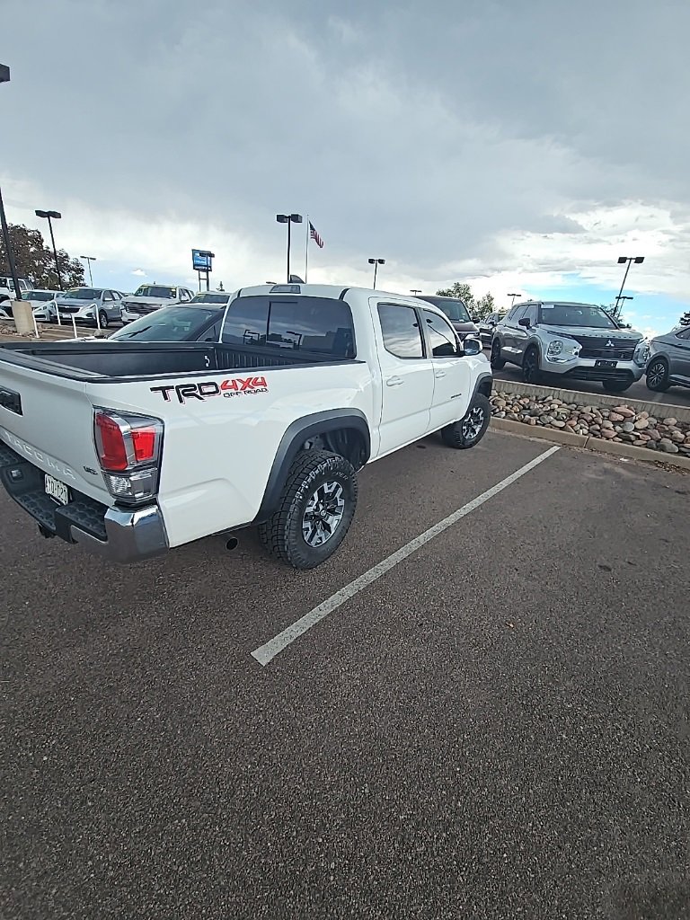 2023 Toyota Tacoma TRD photo 3
