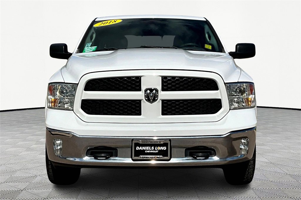 2018 Ram 1500 SLT photo 3