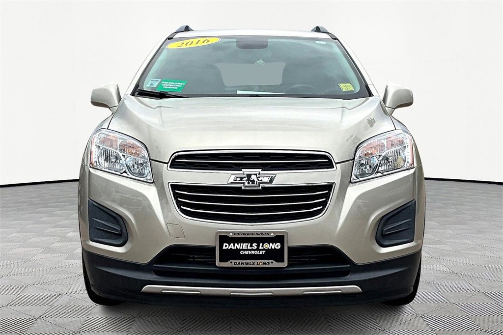 2016 Chevrolet Trax LT photo 2