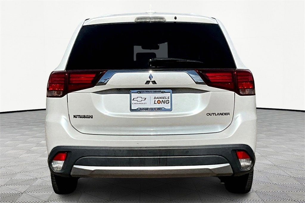 2018 Mitsubishi Outlander SE photo 4