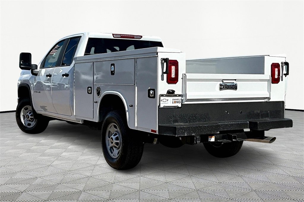 2025 Chevrolet Silverado 2500HD photo 3