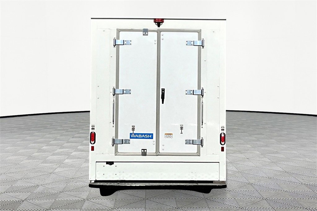 2024 Chevrolet Express Cutaway 3500 photo 4