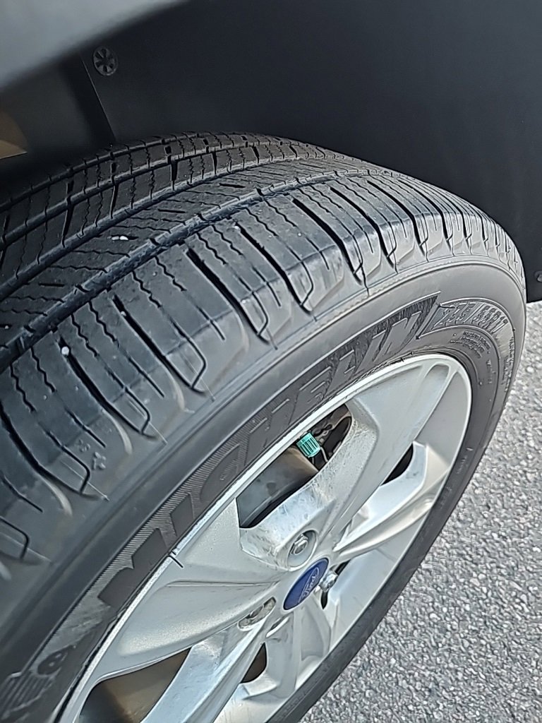 2016 Ford Escape SE photo 2