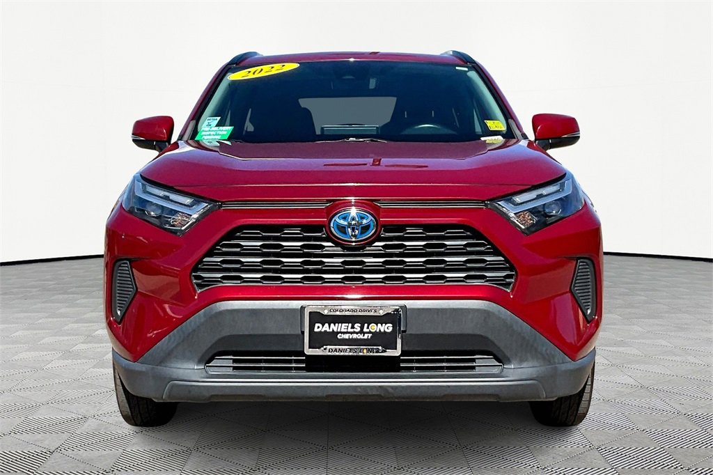 2022 Toyota RAV4 Hybrid XLE photo 3