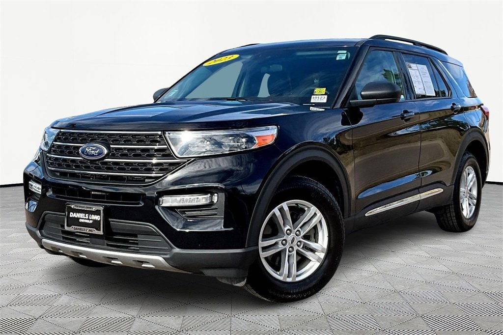 2023 Ford Explorer XLT's photo