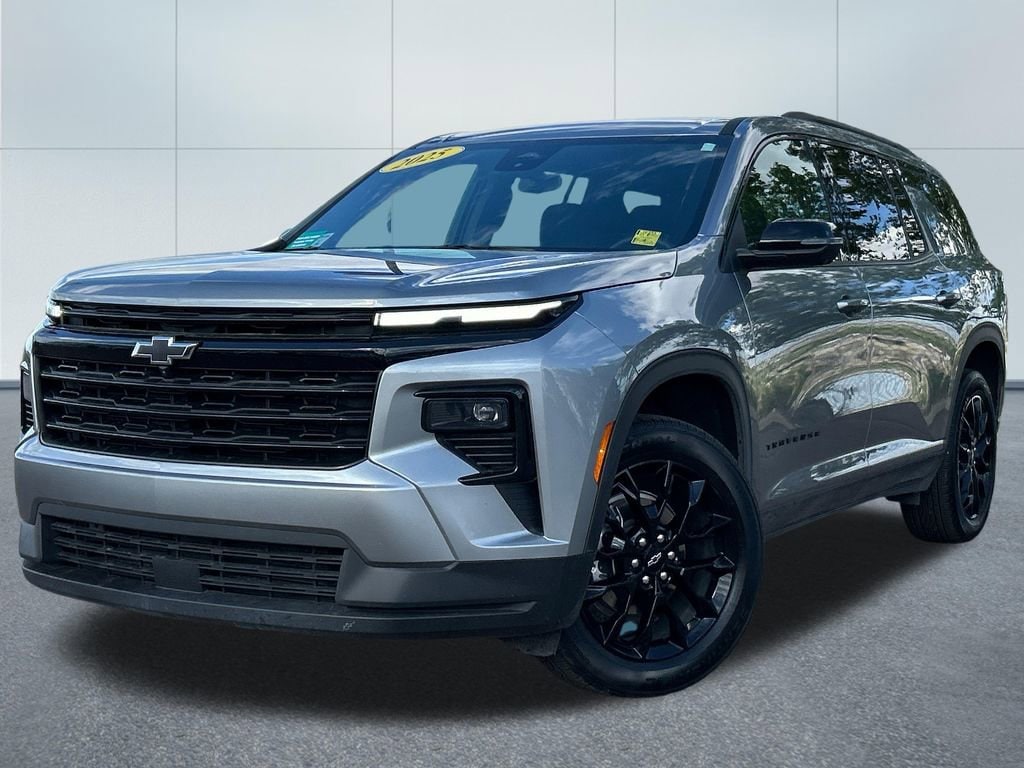 2025 Chevrolet Traverse AWD LT's photo