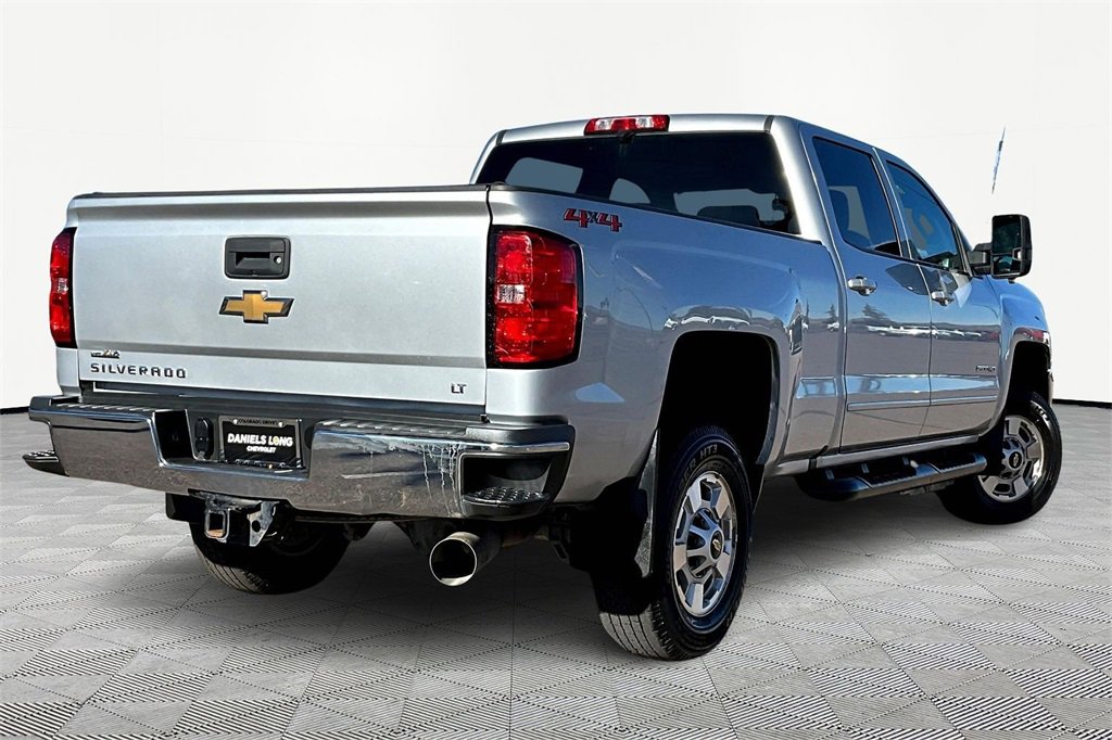 2018 Chevrolet Silverado 2500HD LT photo 2