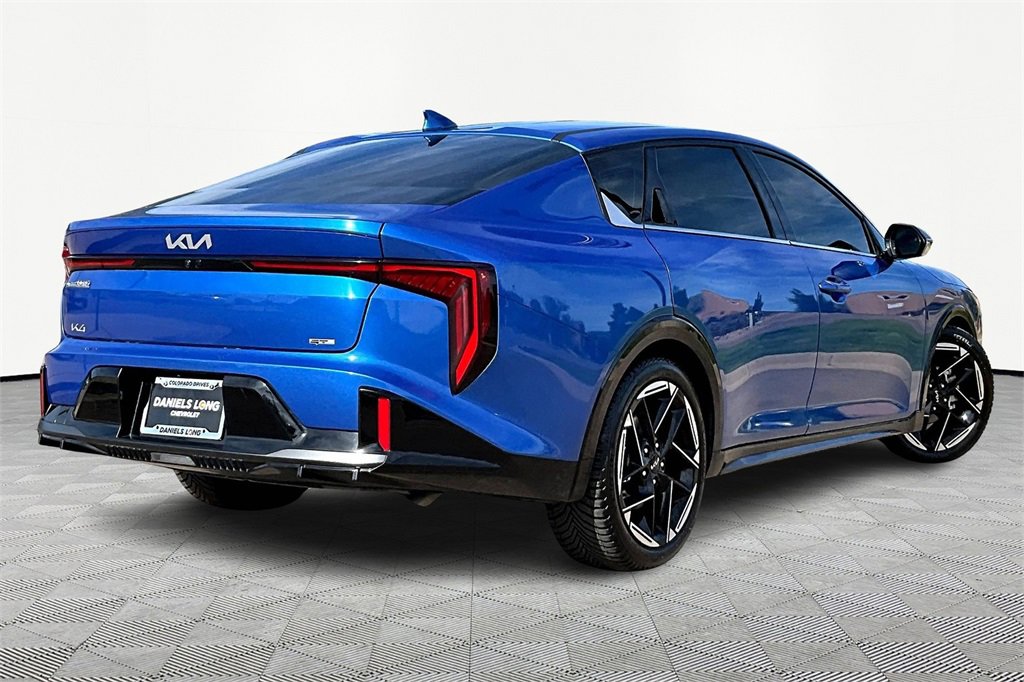 2025 Kia K4 GT-Line photo 2