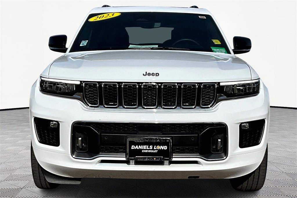 2023 Jeep Grand Cherokee Overland photo 3