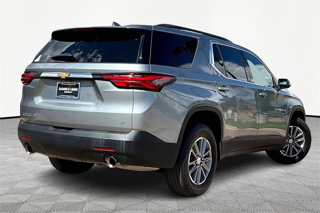 2023 Chevrolet Traverse Cloth photo 2