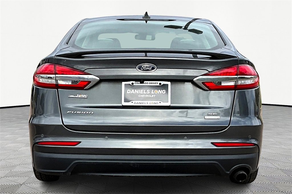2020 Ford Fusion SE photo 3