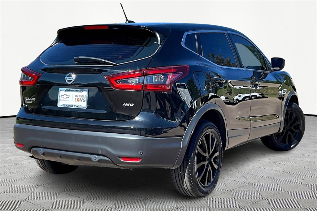 2021 Nissan Rogue Sport S photo 2