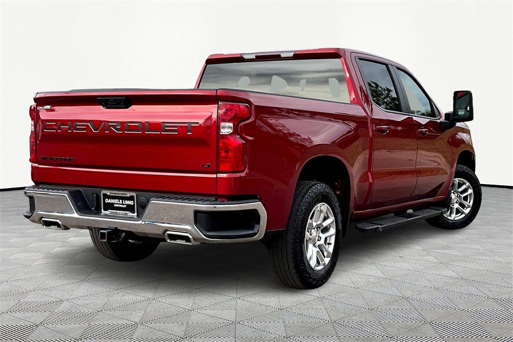 2023 Chevrolet Silverado 1500 LT photo 2