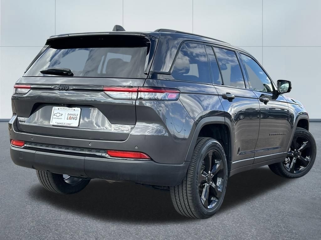Used 2023 Jeep Grand Cherokee Altitude 4x4 SUV