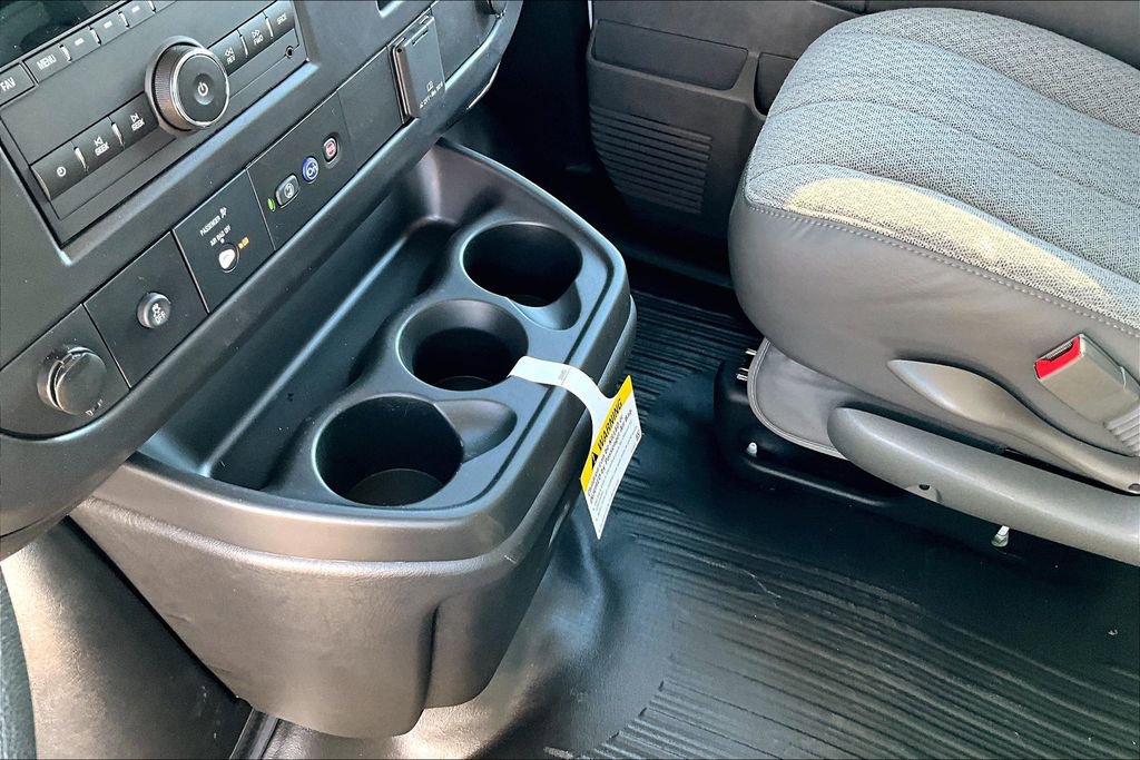 2025 Chevrolet Express Cargo Work Van - Photo 8